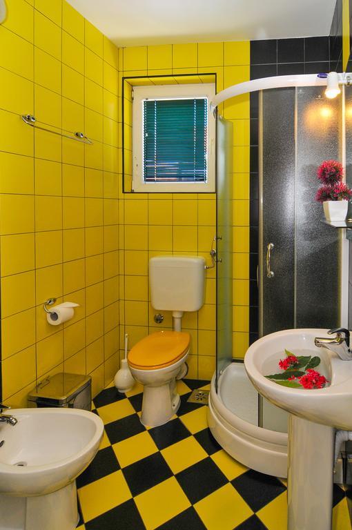 Apartments Scepanovic Tivat Oda fotoğraf